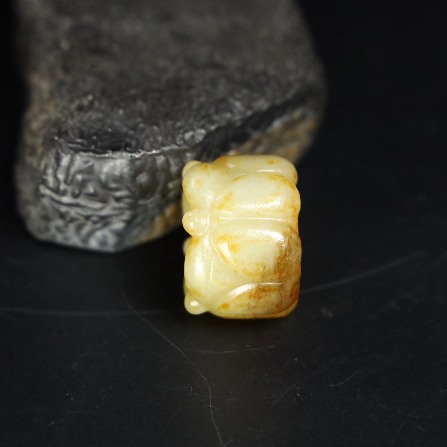 Chinese Natural Jade Carved Ring Finger