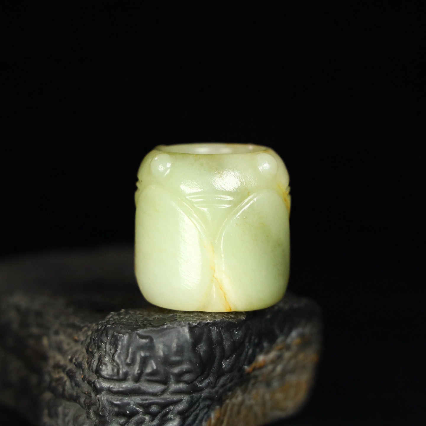 Chinese Natural Jade Carved Ring Finger