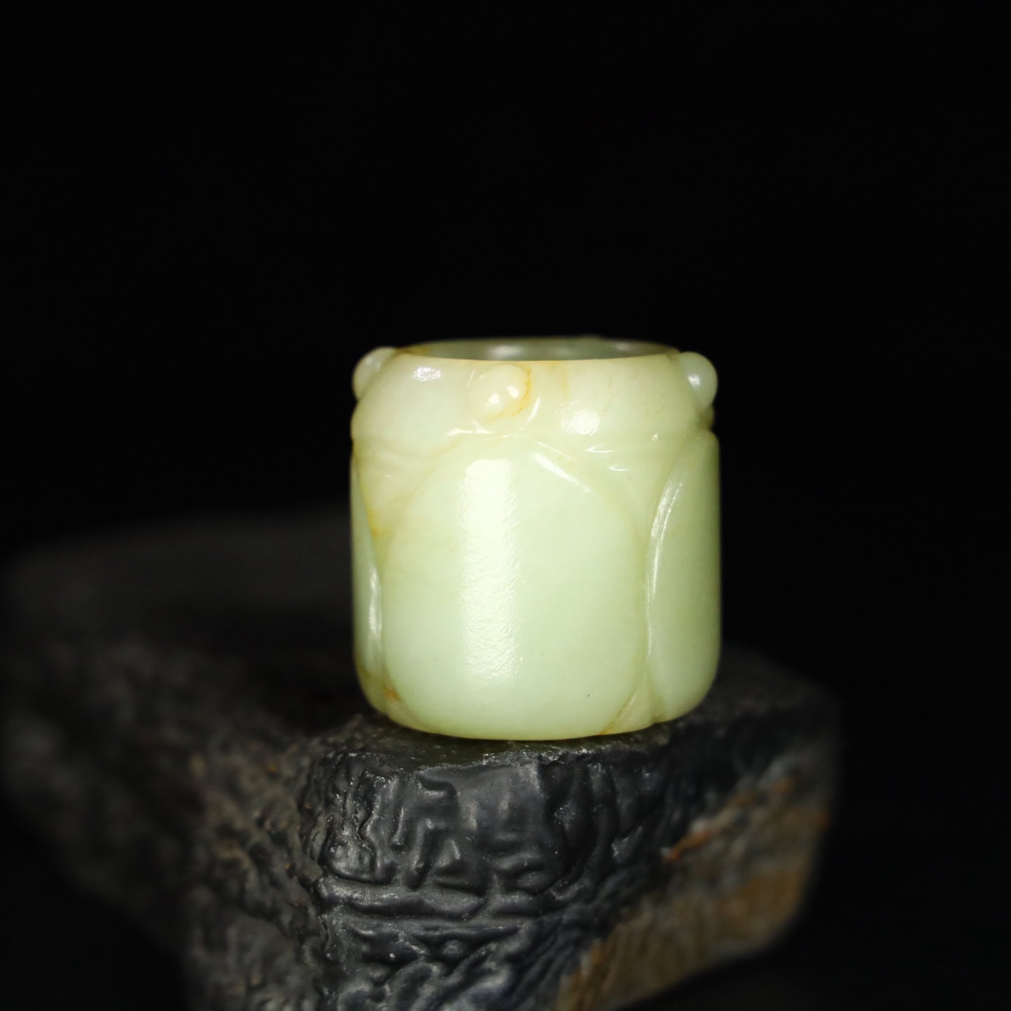 Chinese Natural Jade Carved Ring Finger