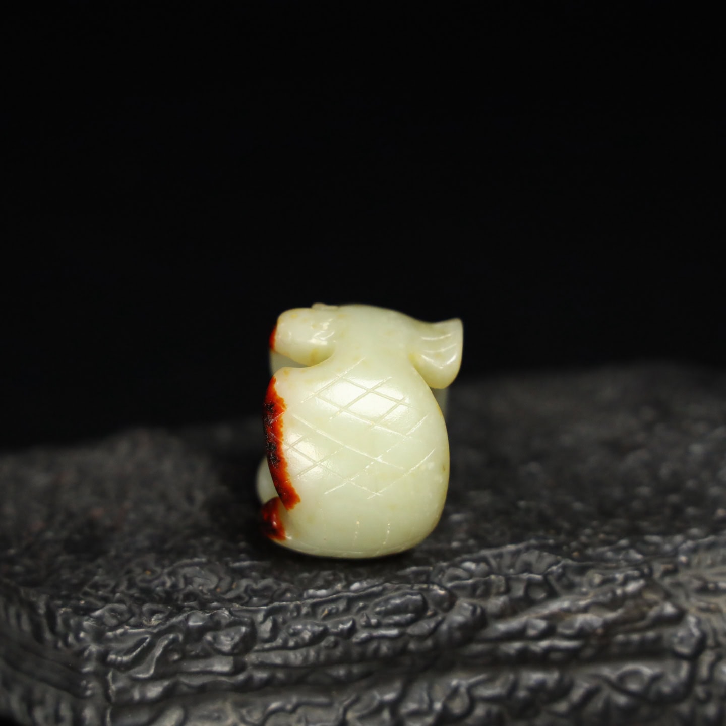 Chinese Natural Jade Carved bird-shaped wrench finger