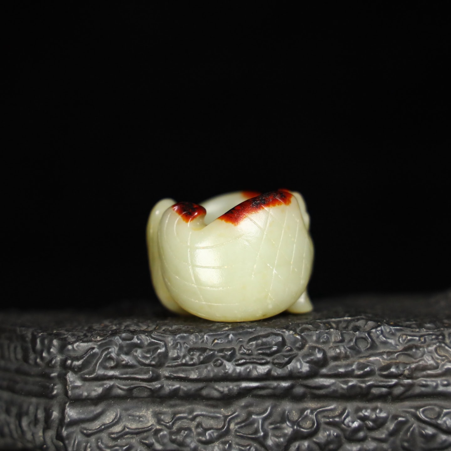 Chinese Natural Jade Carved bird-shaped wrench finger