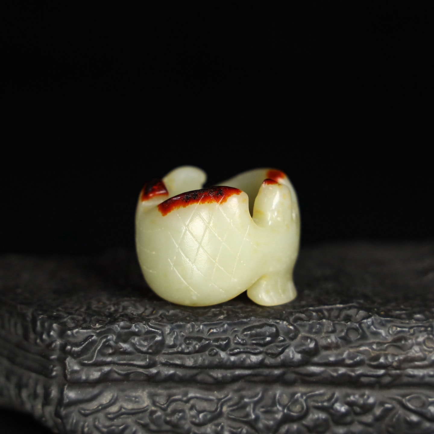 Chinese Natural Jade Carved bird-shaped wrench finger