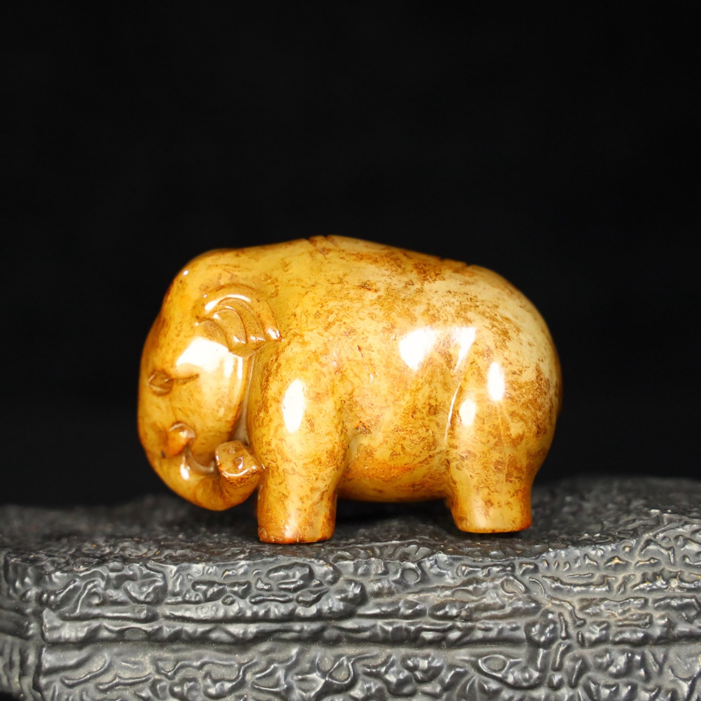 Chinese Natural Jade Carved elephants