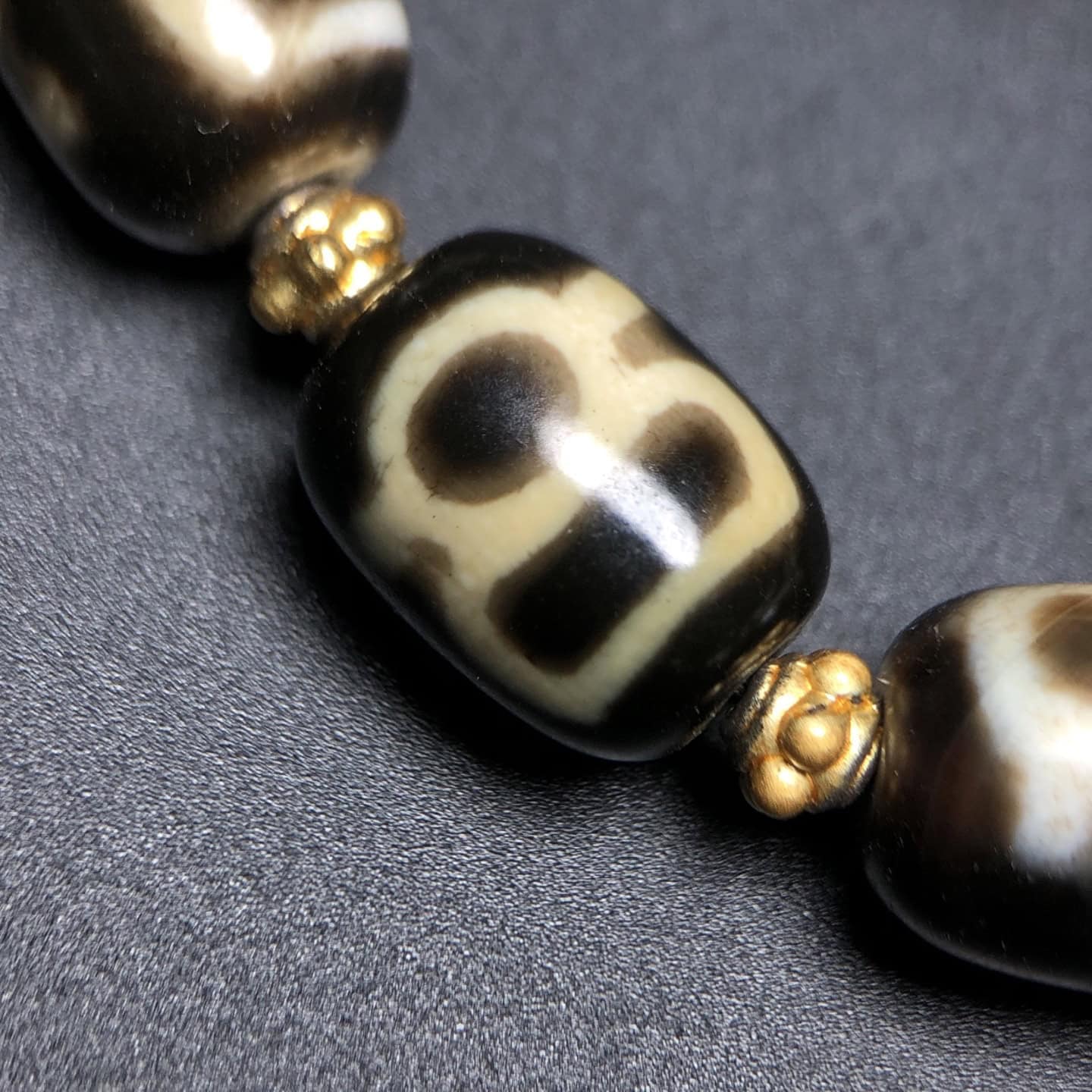 Chinese Natural Agate DZI Bead Bracelet