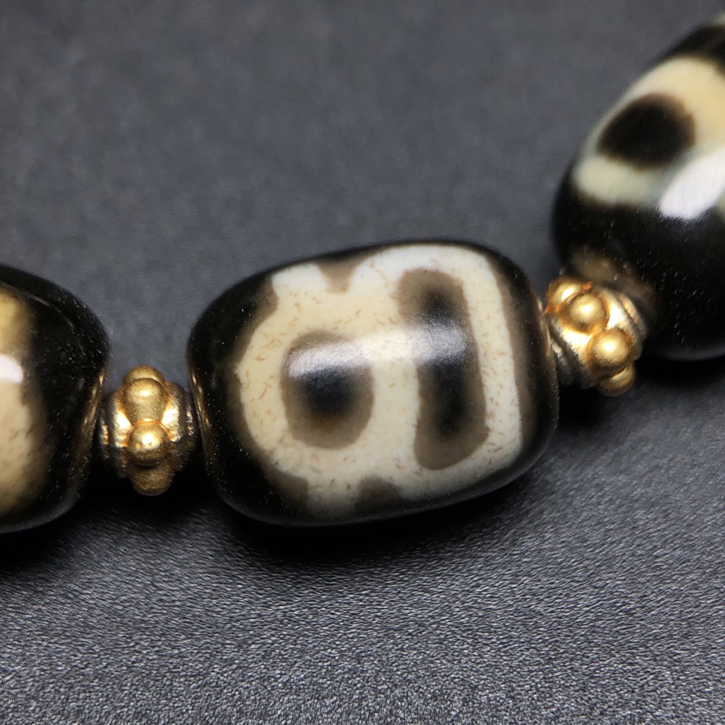 Chinese Natural Agate DZI Bead Bracelet