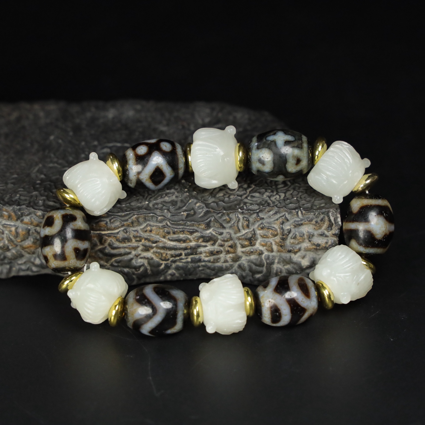 Chinese Natural Jade Carved Cicada Bead Bracelet