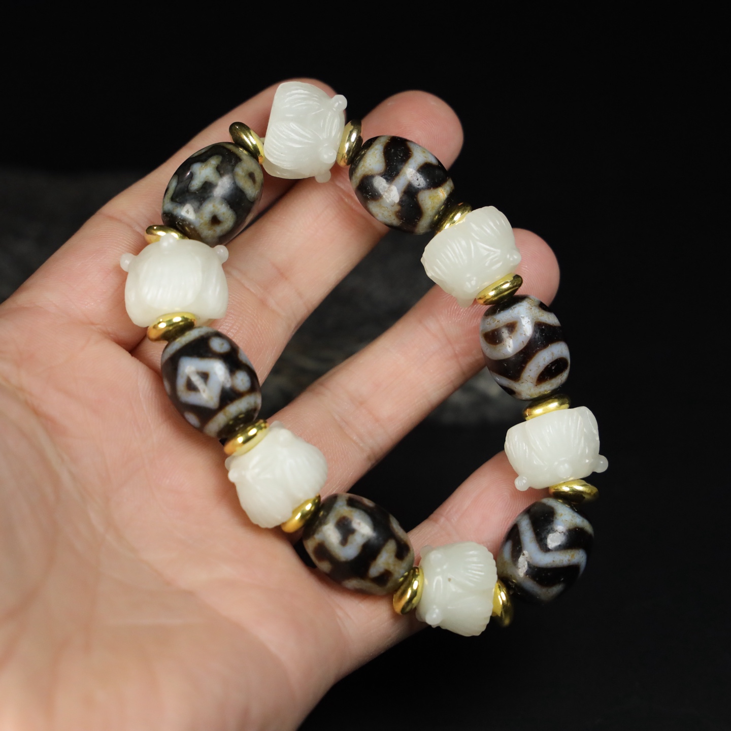 Chinese Natural Jade Carved Cicada Bead Bracelet