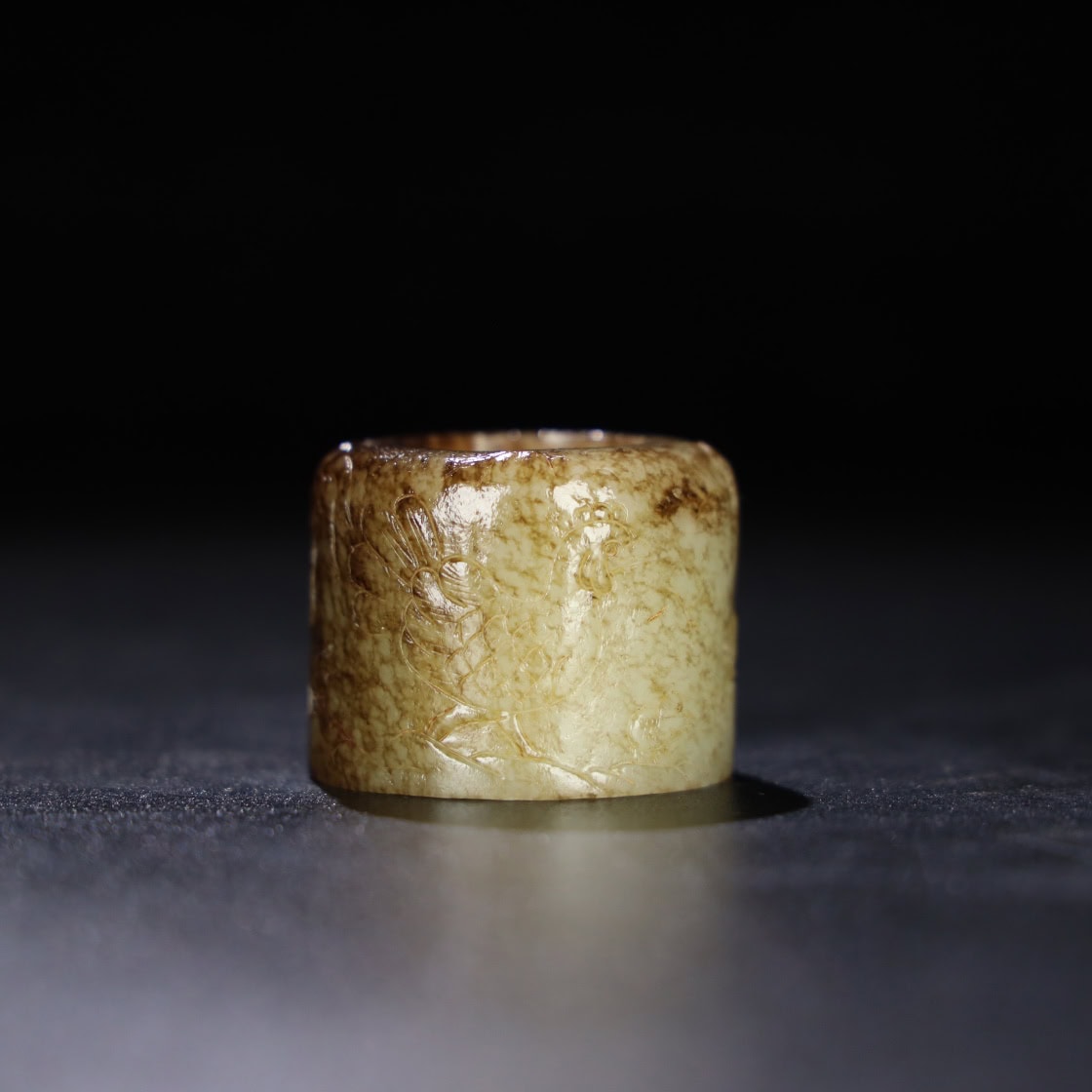 Chinese Natural Jade Carved Ring Finger