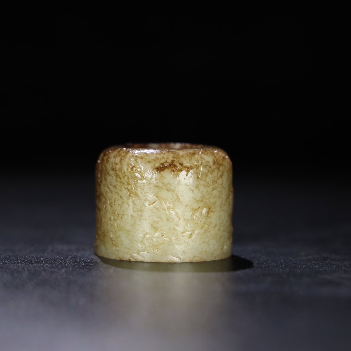 Chinese Natural Jade Carved Ring Finger
