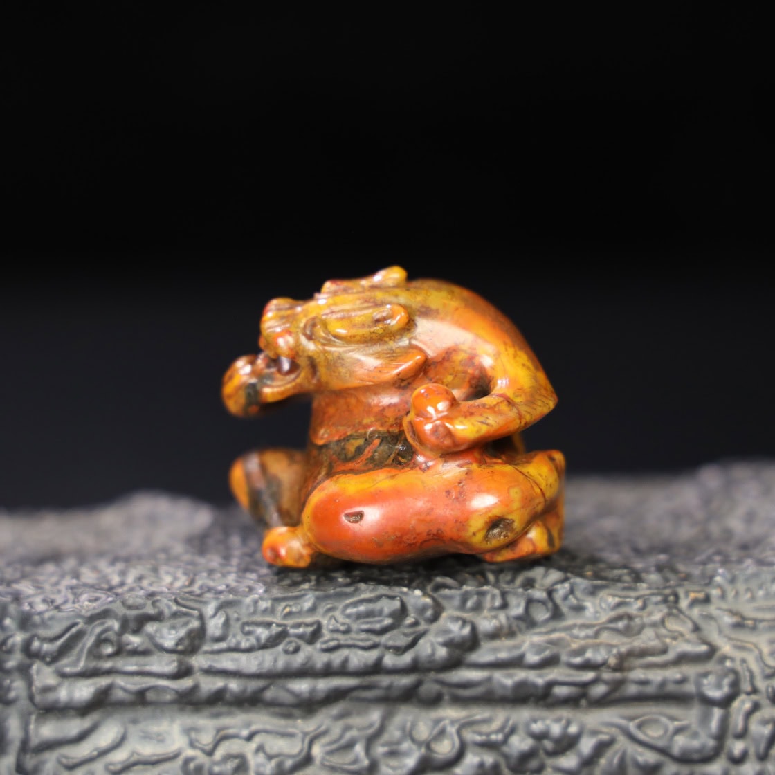 Chinese Natural Jade Carved Red Bear Handle