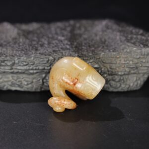Chinese Natural Jade Carved Curly-tailed Dragon