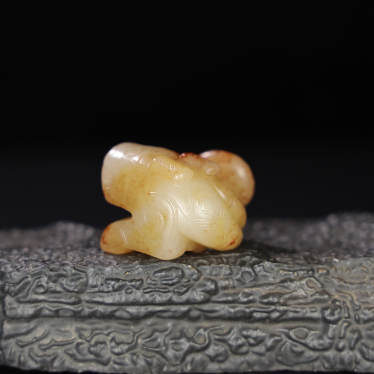 Chinese Natural Jade Carved Curly-tailed Dragon