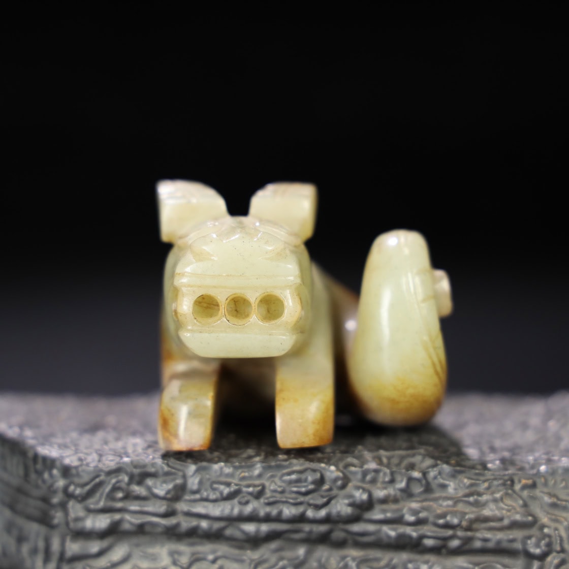 Chinese Natural Jade Carved Curly-tailed Dragon