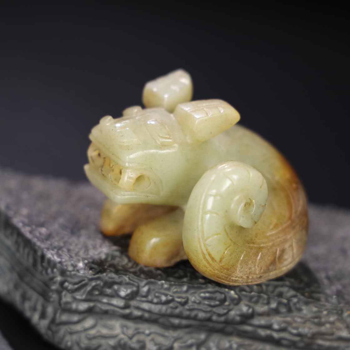 Chinese Natural Jade Carved Curly-tailed Dragon