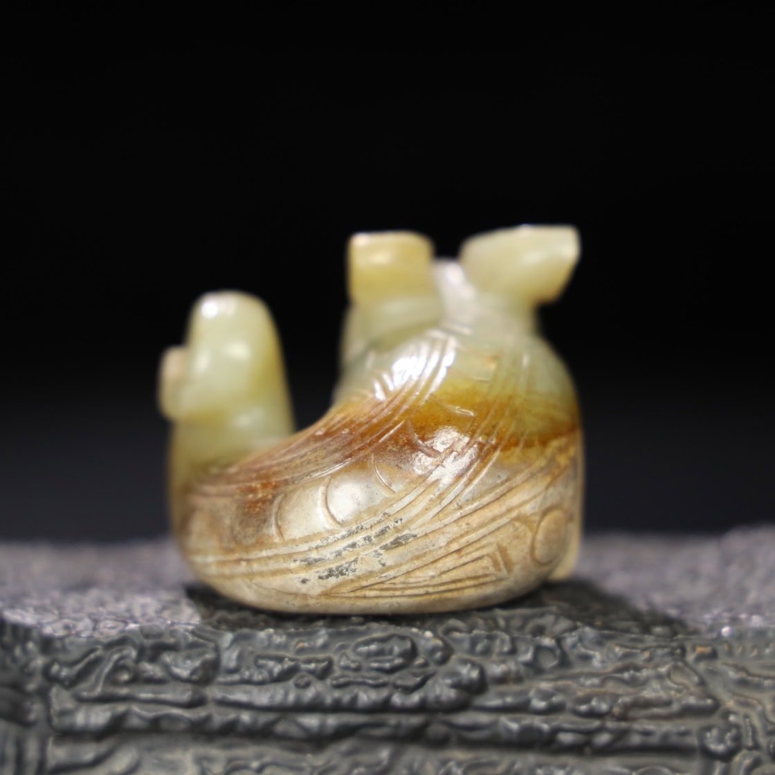 Chinese Natural Jade Carved Curly-tailed Dragon