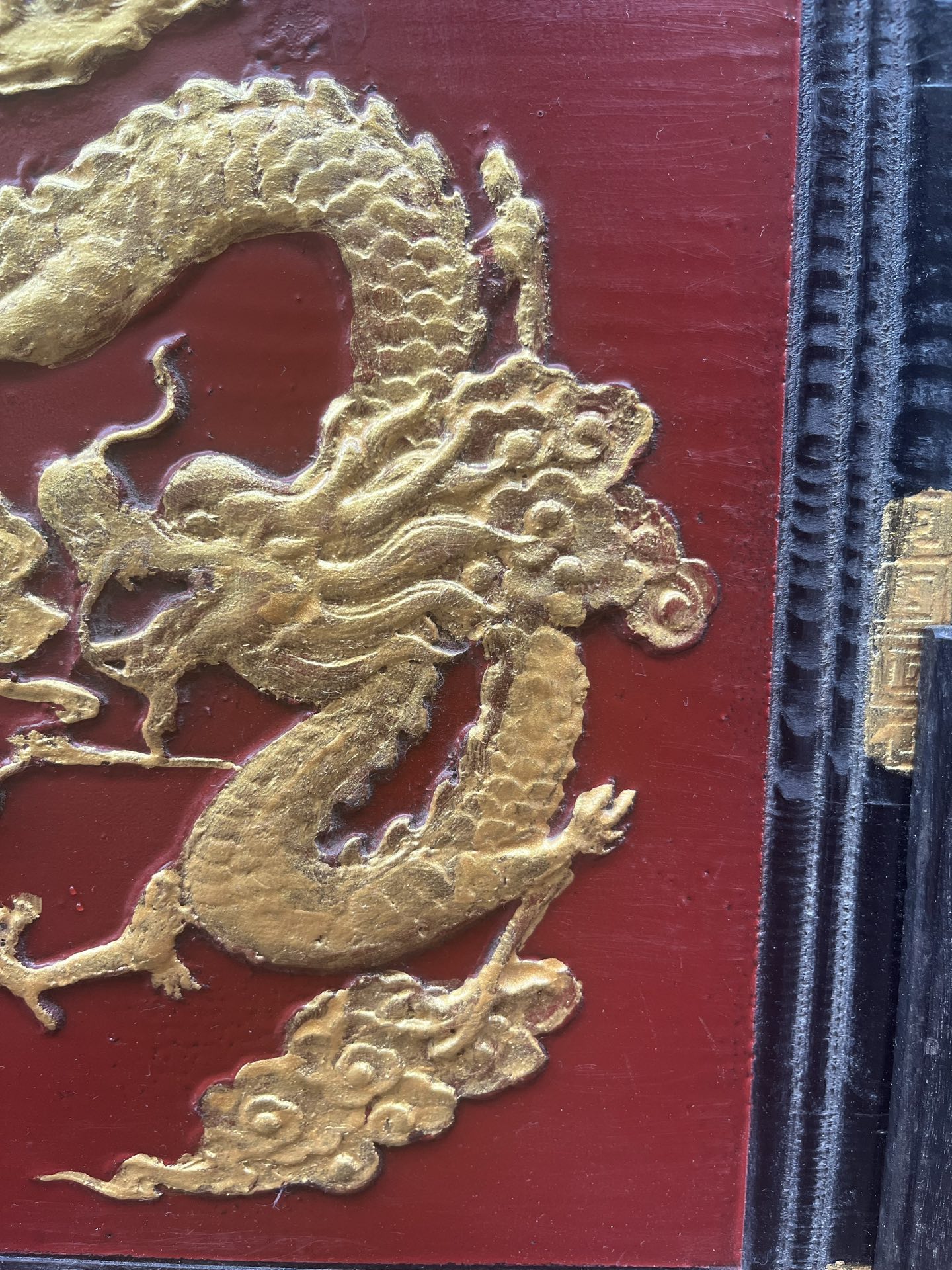 Qing Dynasty Rosewood red and Golden Dragon Pattern wood carving Screen
