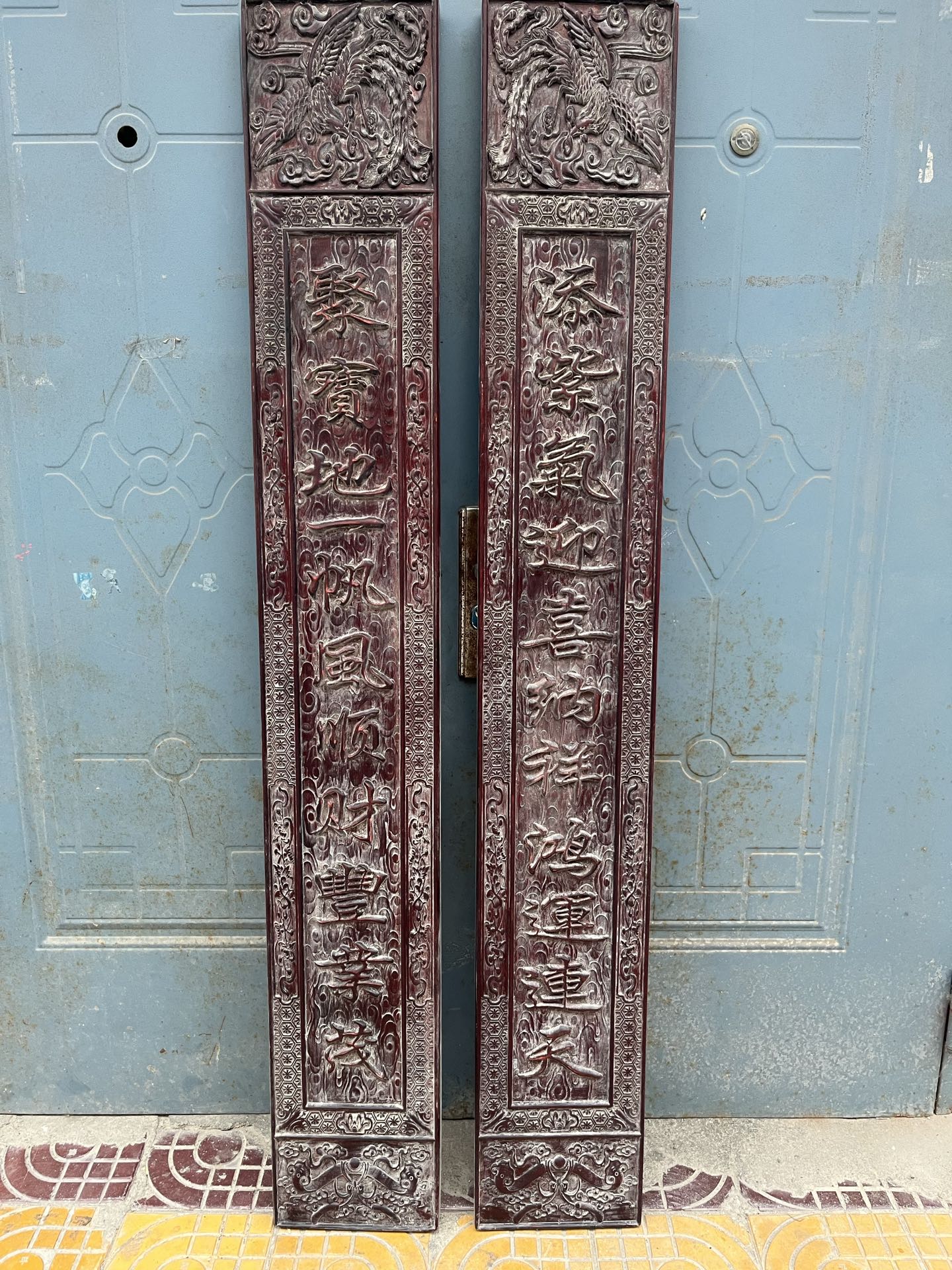 Qing Dynasty Red Sandalwood carved relief single-board couplets