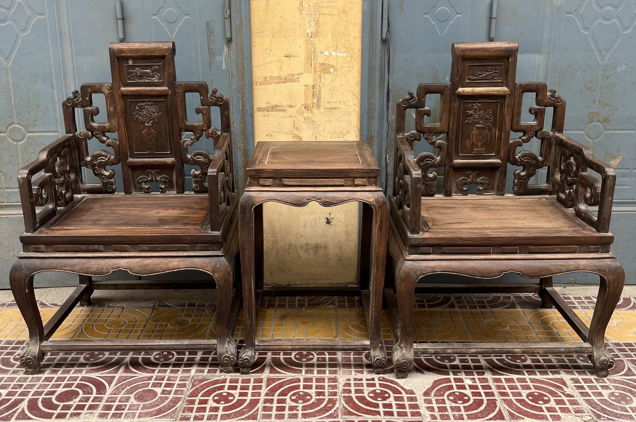 Qing Dynasty Rosewood fully falcon-shaped structuresmooth polishing three-piece chairs