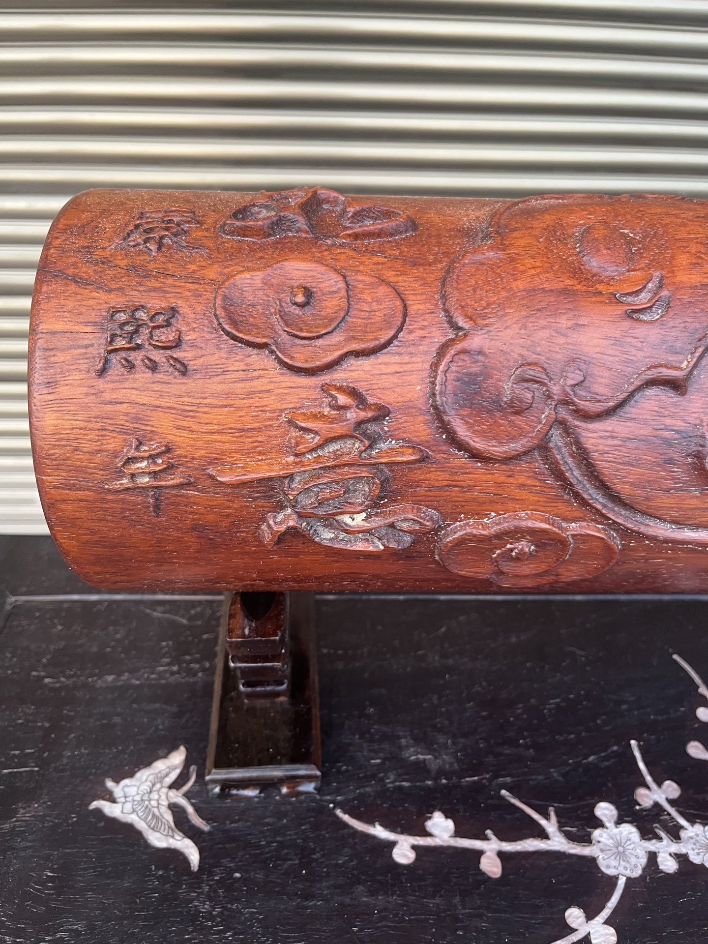 Qing Dynasty Rosewood covered with Venus ox hair pattern smooth polishing colored shell case