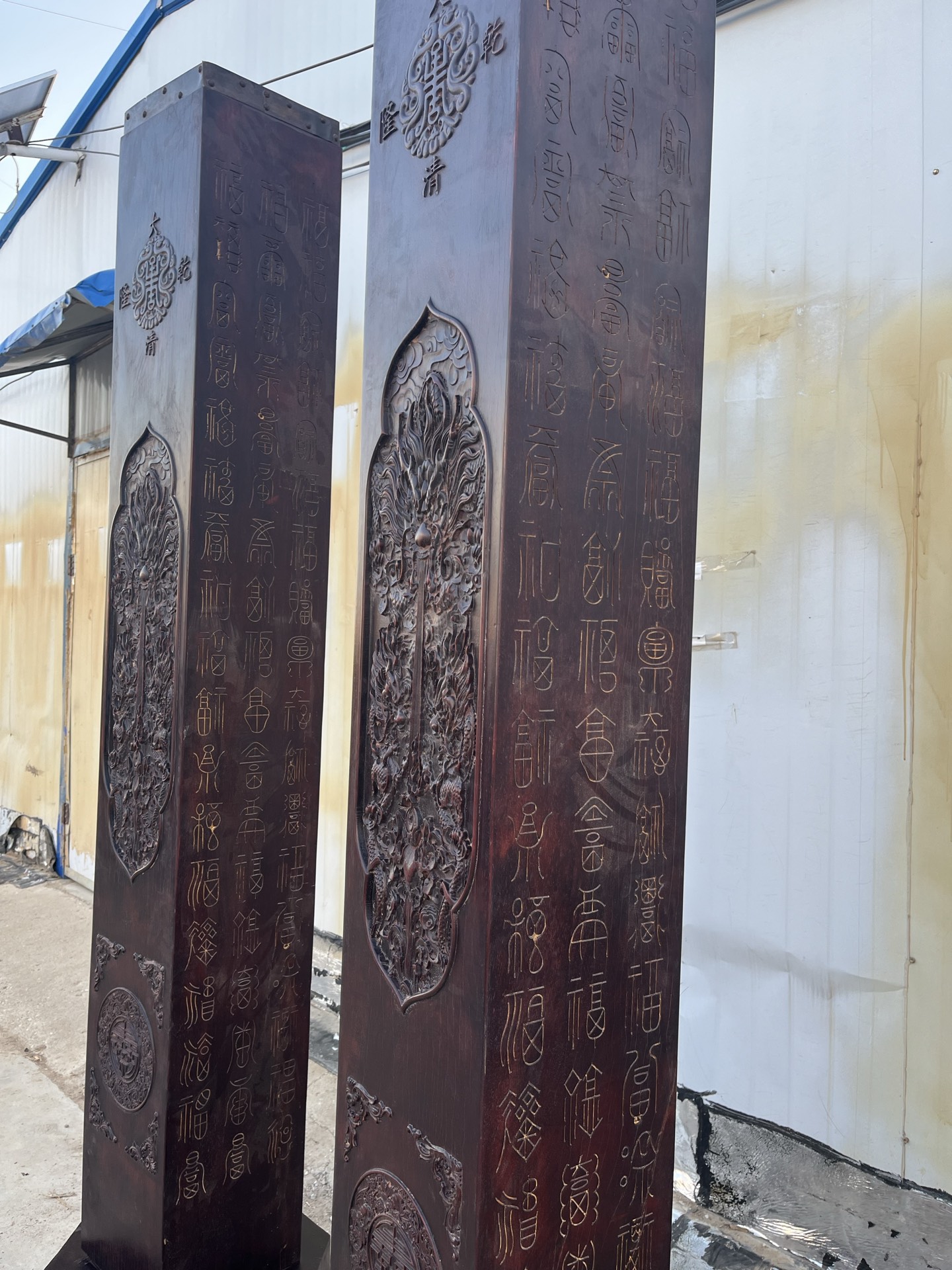 Qing Dynasty Sandalwood octagonal hand-carved pillars