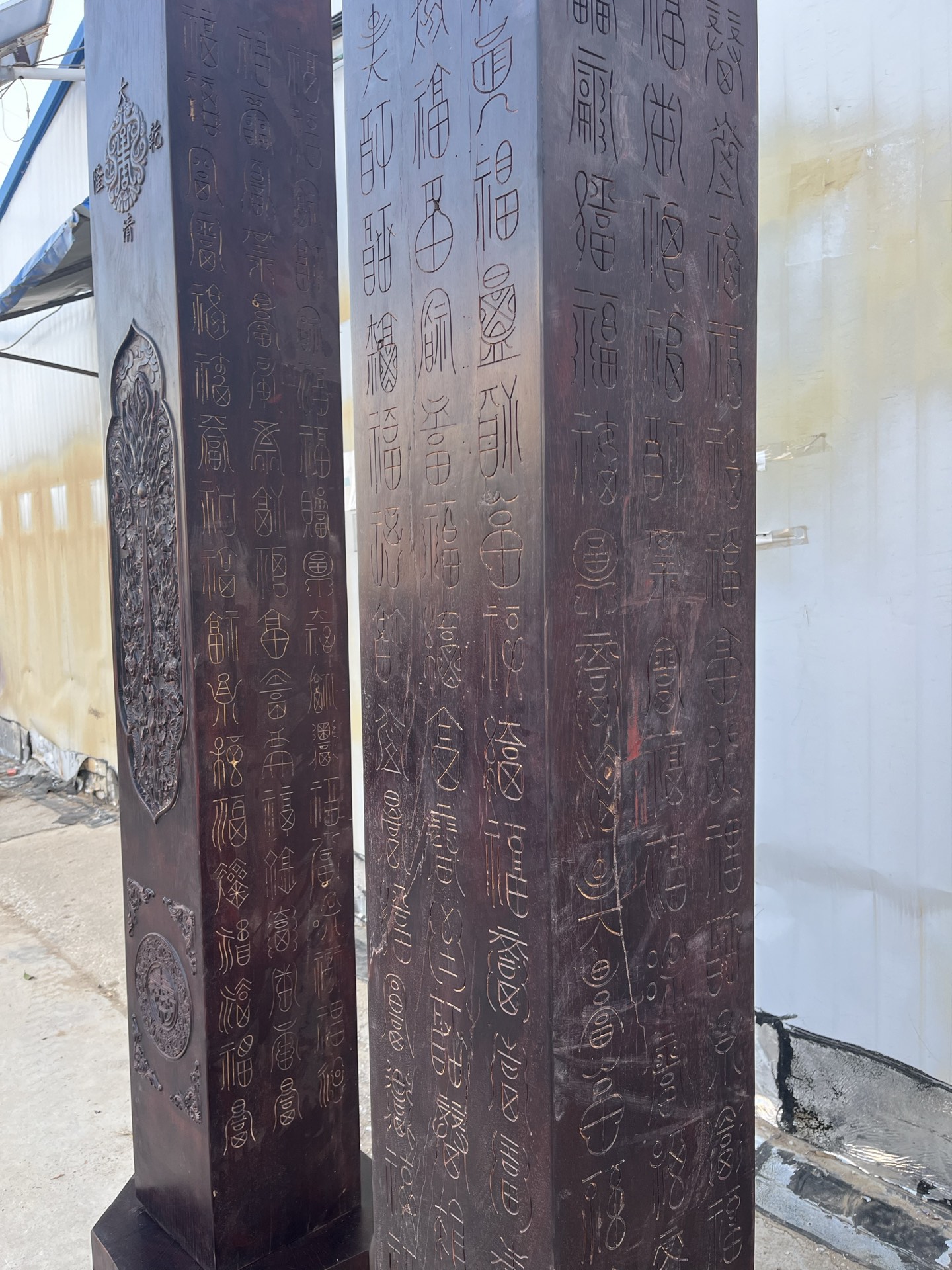 Qing Dynasty Sandalwood octagonal hand-carved pillars