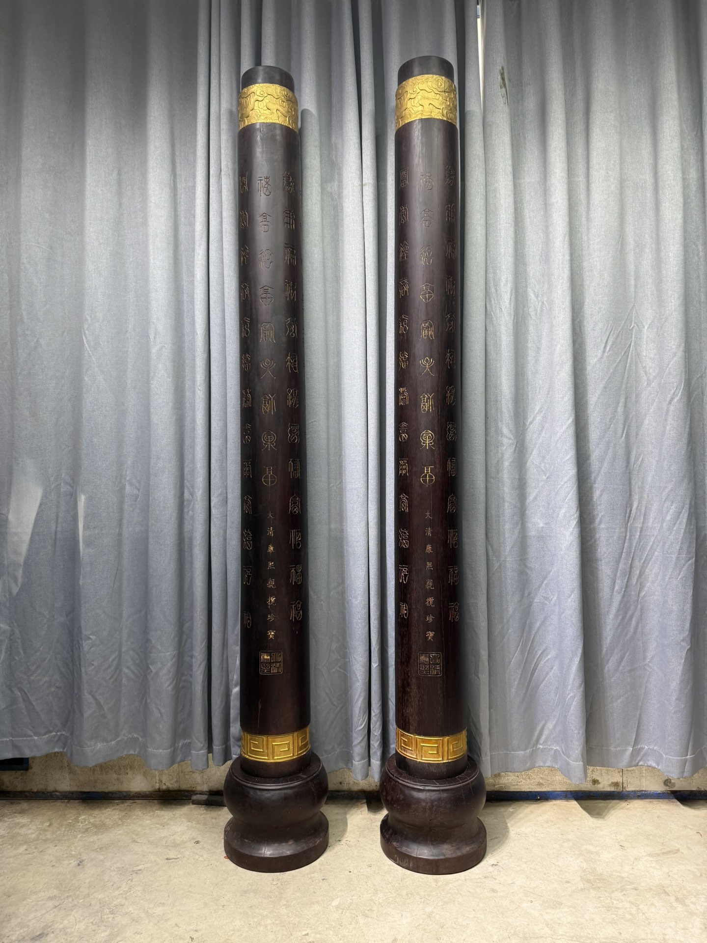 Qing Dynasty Sandalwood clouds and gold-painted hundred blessing pair pillars