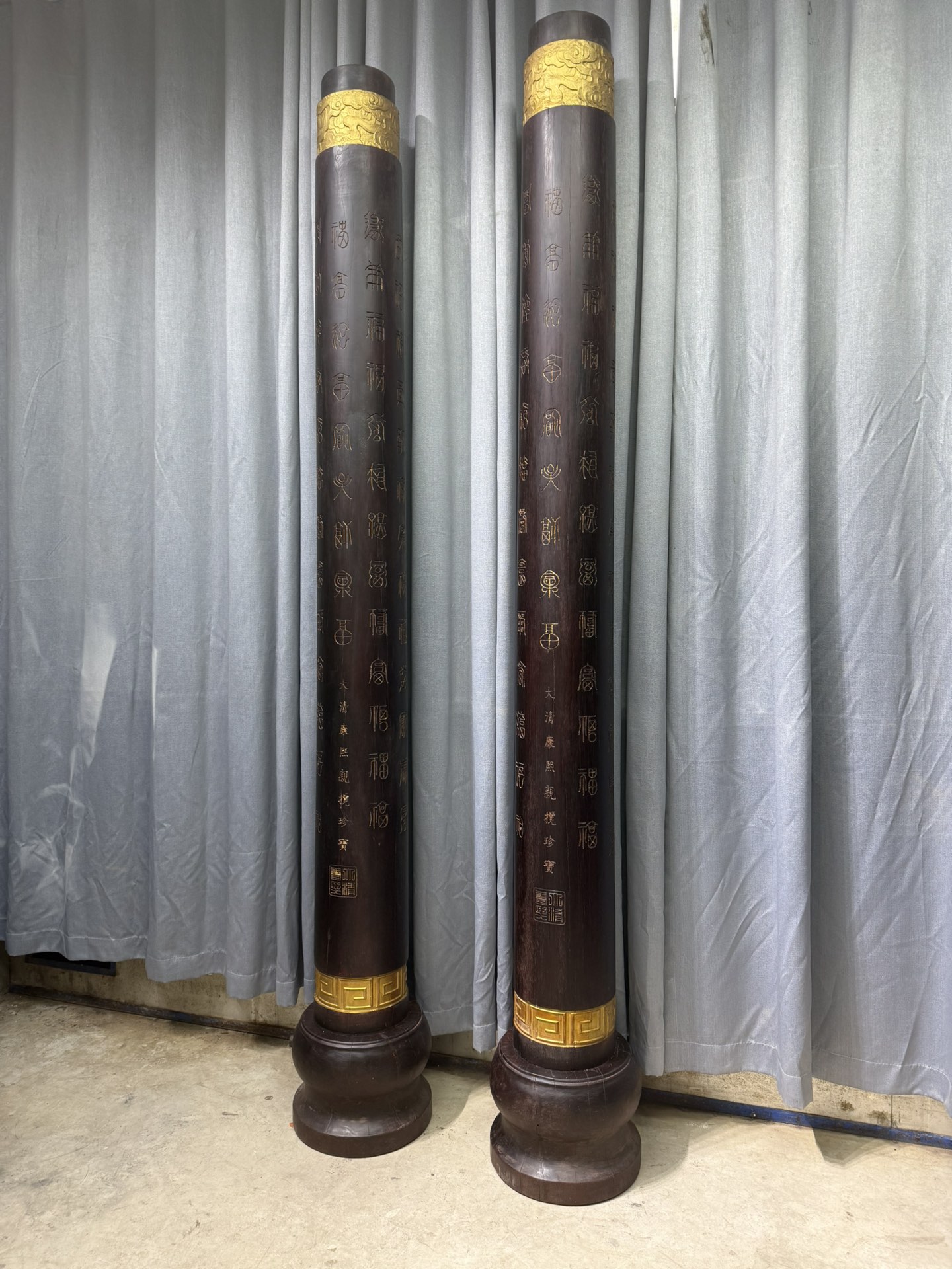Qing Dynasty Sandalwood clouds and gold-painted hundred blessing pair pillars