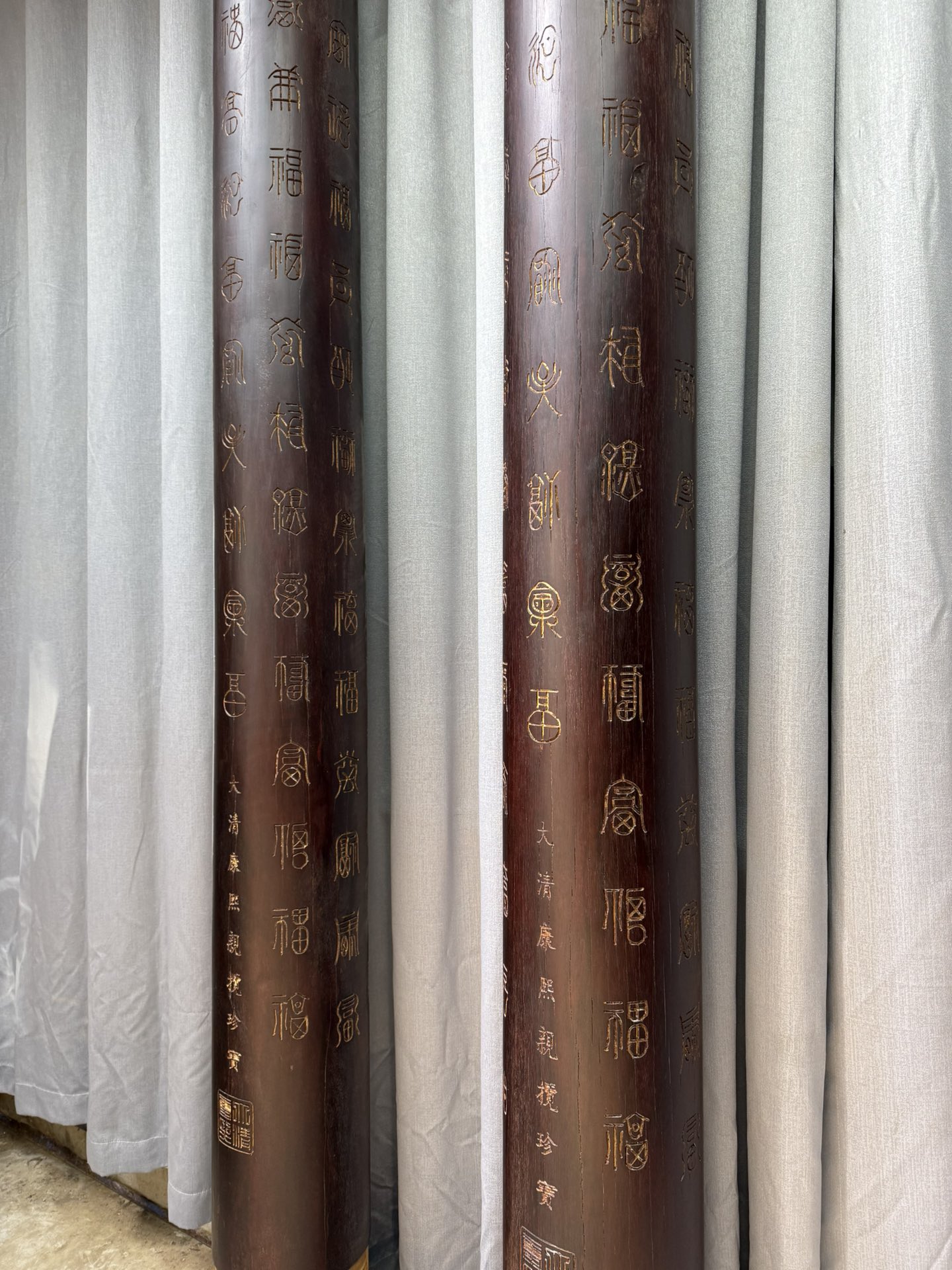 Qing Dynasty Sandalwood clouds and gold-painted hundred blessing pair pillars