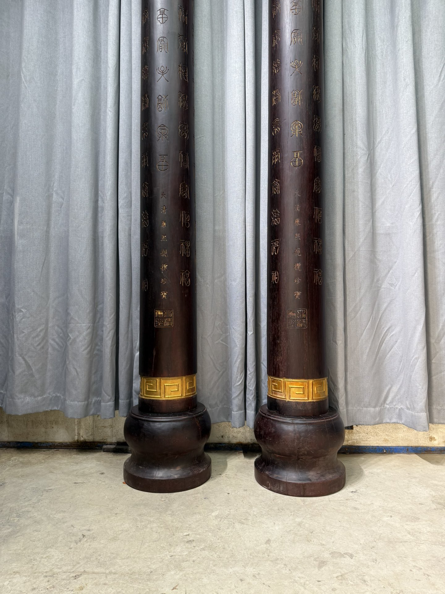 Qing Dynasty Sandalwood clouds and gold-painted hundred blessing pair pillars