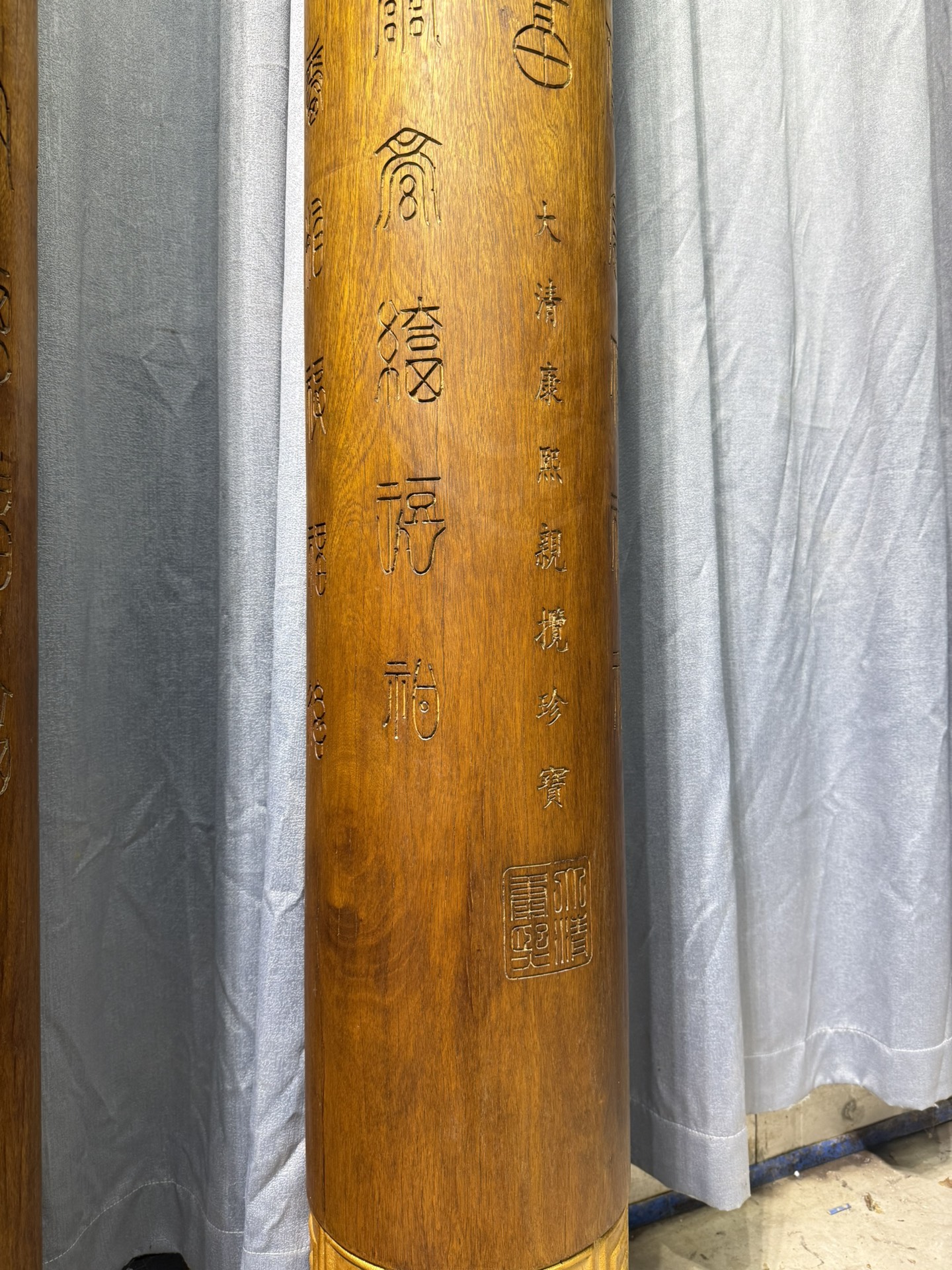 Qing Dynasty Rosewood gold-painted clouds and hundred blessing Pair pillars