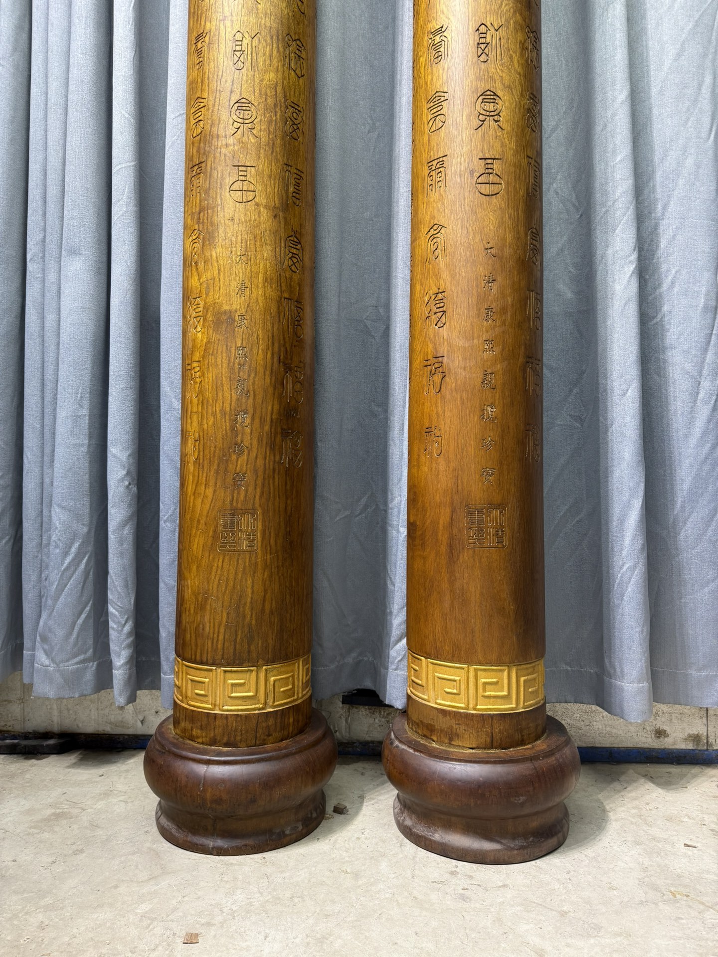 Qing Dynasty Rosewood gold-painted clouds and hundred blessing Pair pillars