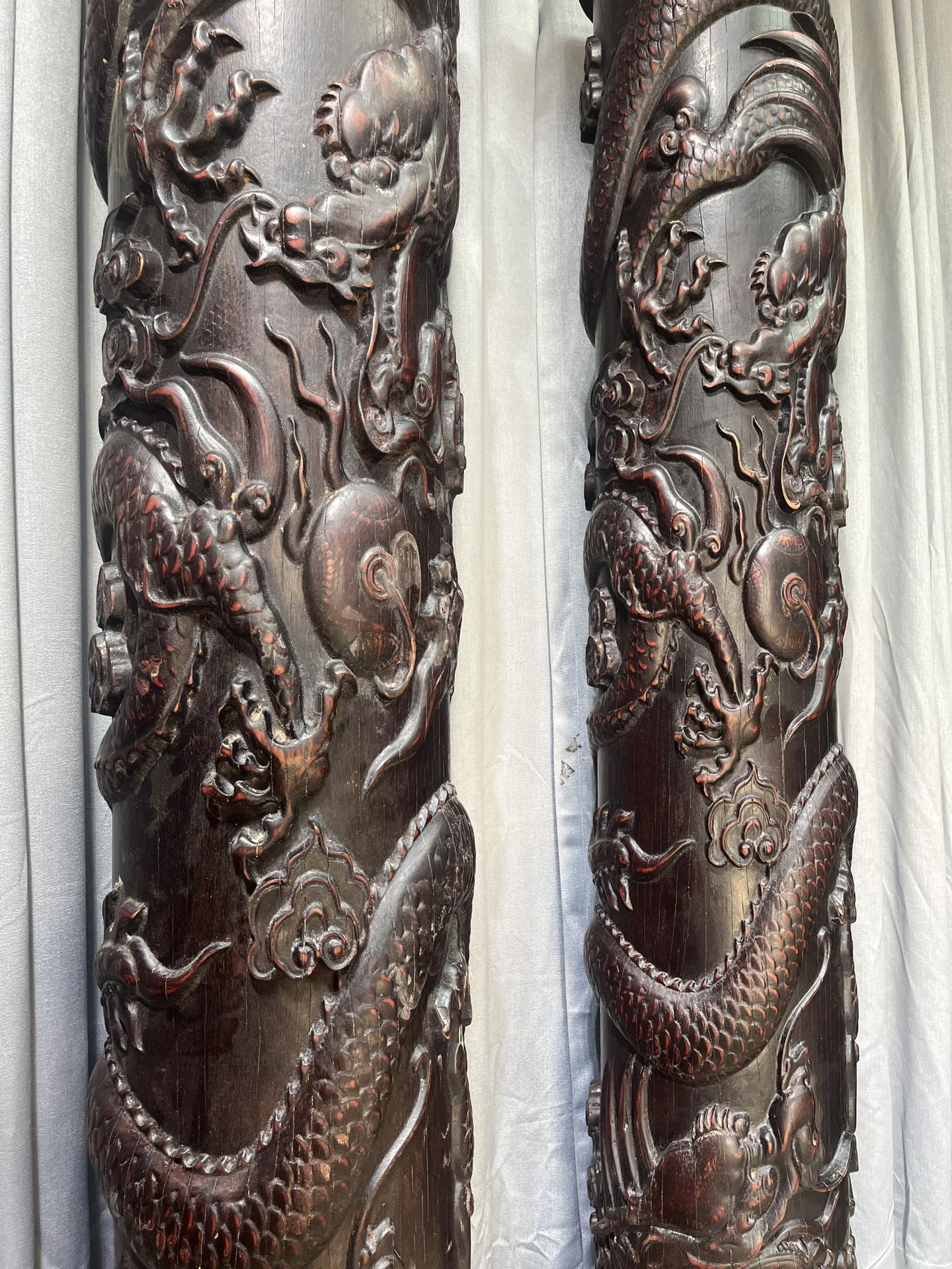Qing Dynasty Sandalwood dragon roof beams pattern carvings pair high-relief pillars