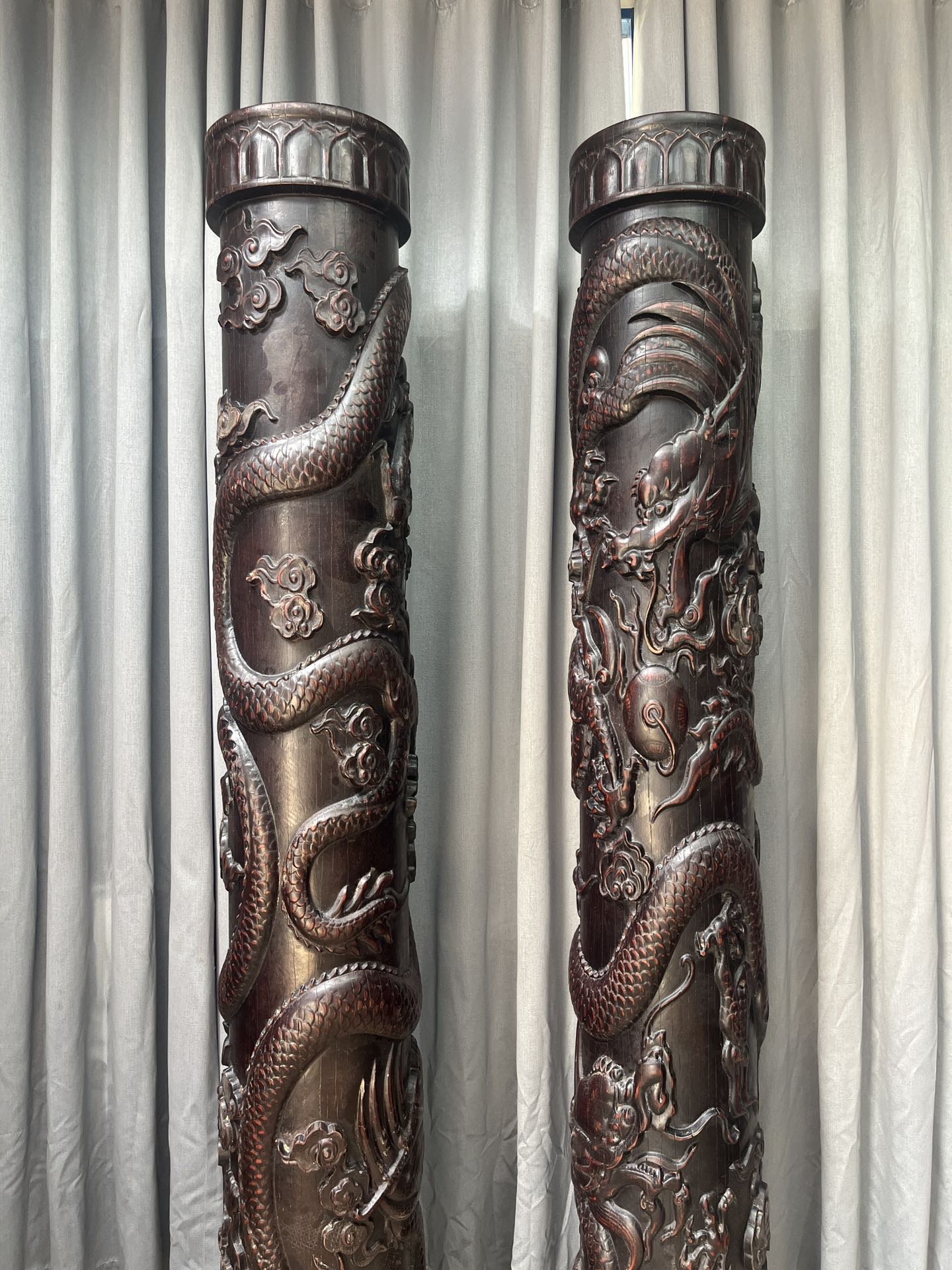 Qing Dynasty Sandalwood dragon roof beams pattern carvings pair high-relief pillars