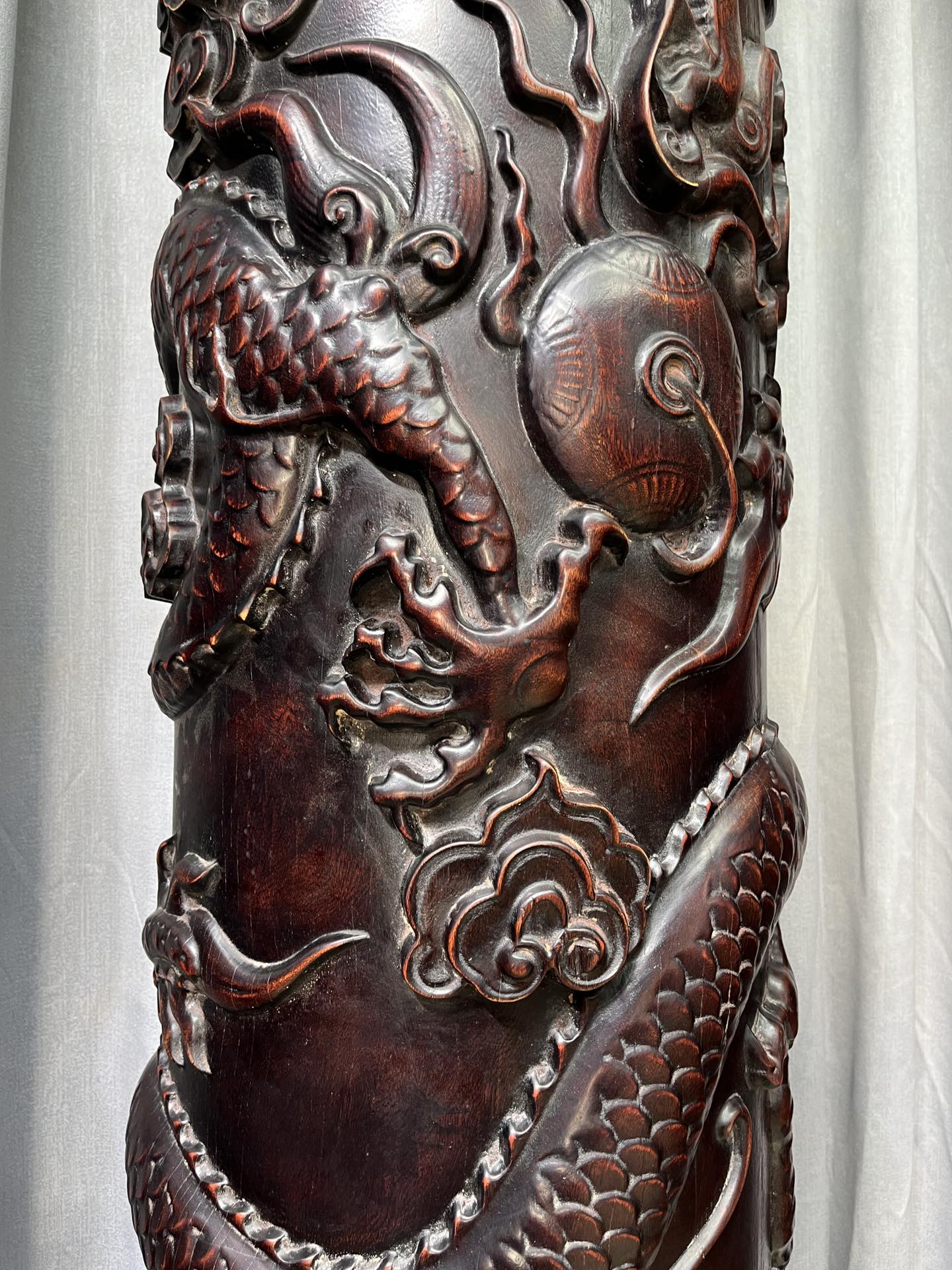 Qing Dynasty Sandalwood dragon pattern carvings pair relief pillars