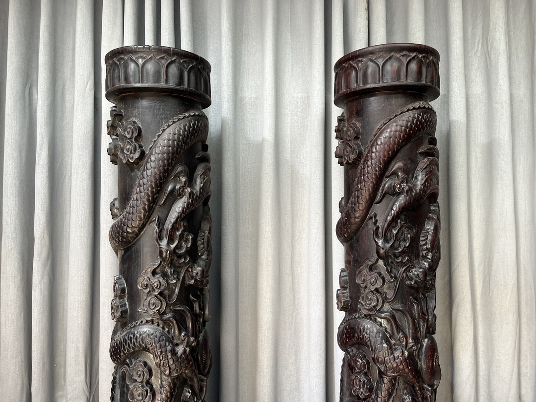 Qing Dynasty Sandalwood dragon pattern carvings pair relief pillars