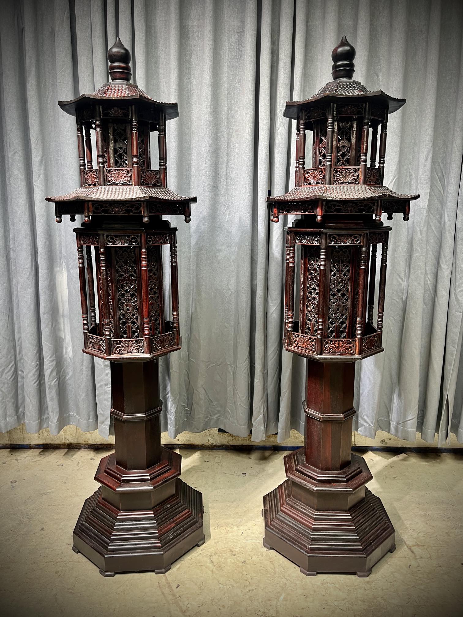 Qing Dynasty Red Sandalwood palace pair lanterns