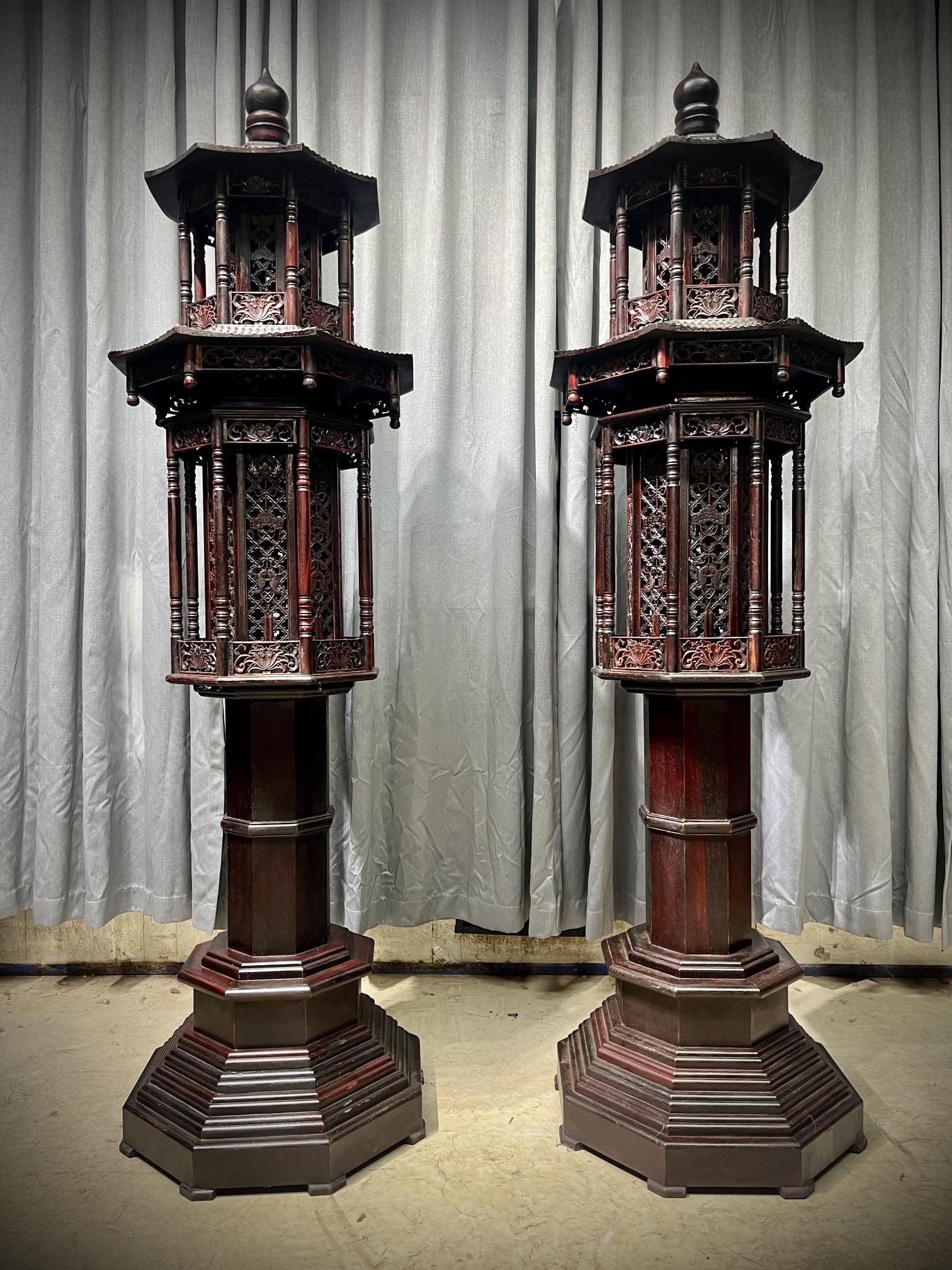 Qing Dynasty Red Sandalwood palace pair lanterns