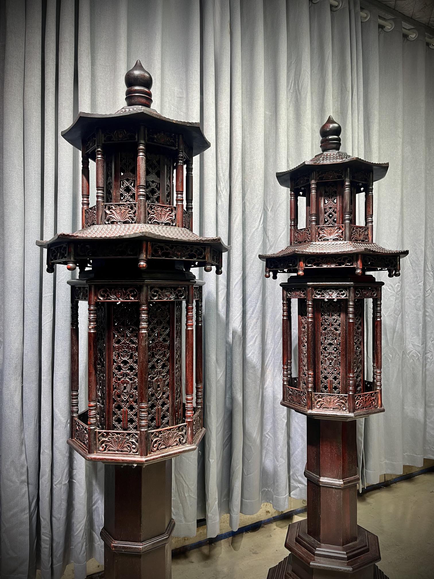 Qing Dynasty Red Sandalwood palace pair lanterns