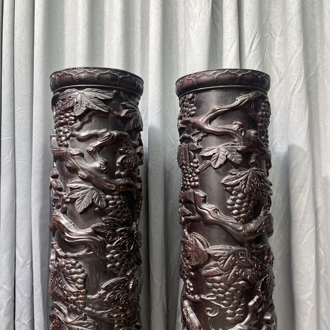 Qing Dynasty Sandalwood hand-engraved grapes feng shui pillar
