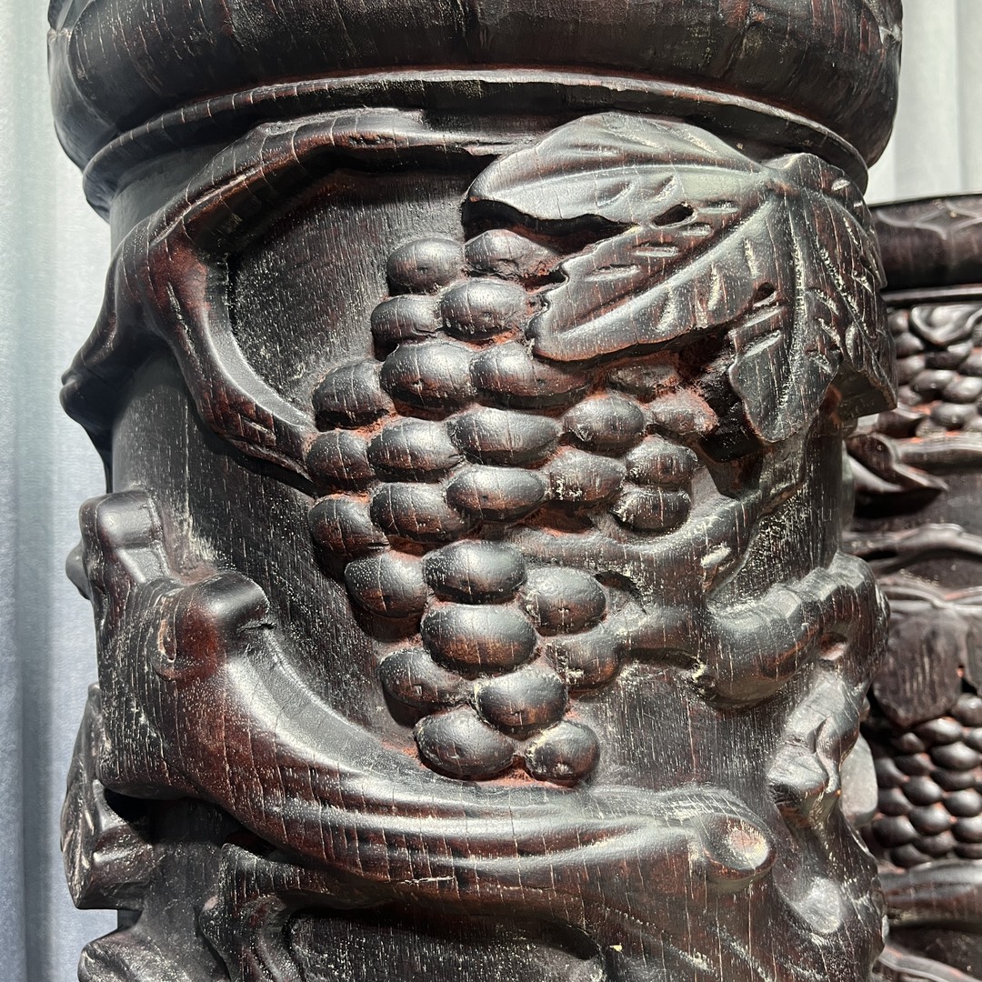Qing Dynasty Sandalwood hand-engraved grapes feng shui pillar