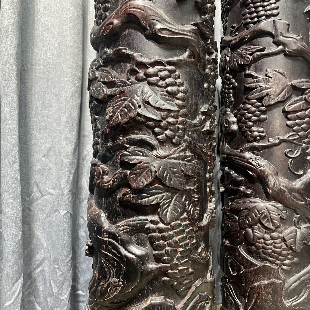 Qing Dynasty Sandalwood hand-engraved grapes feng shui pillar