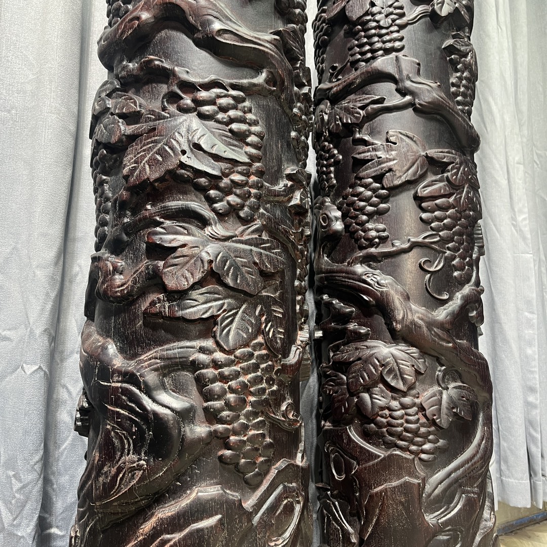Qing Dynasty Sandalwood hand-engraved grapes feng shui pillar