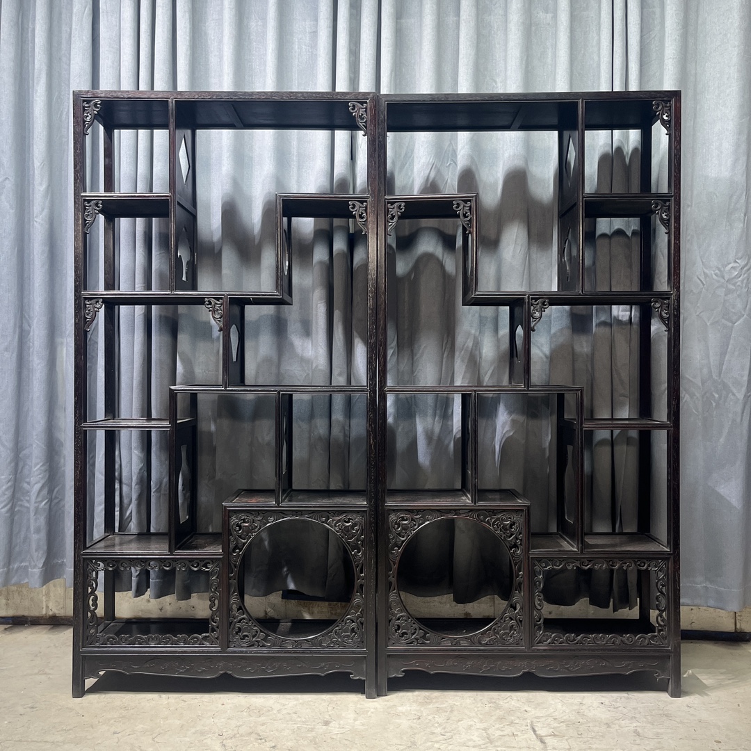 Qing Dynasty Sandalwood hand-engraved flower pattern rack