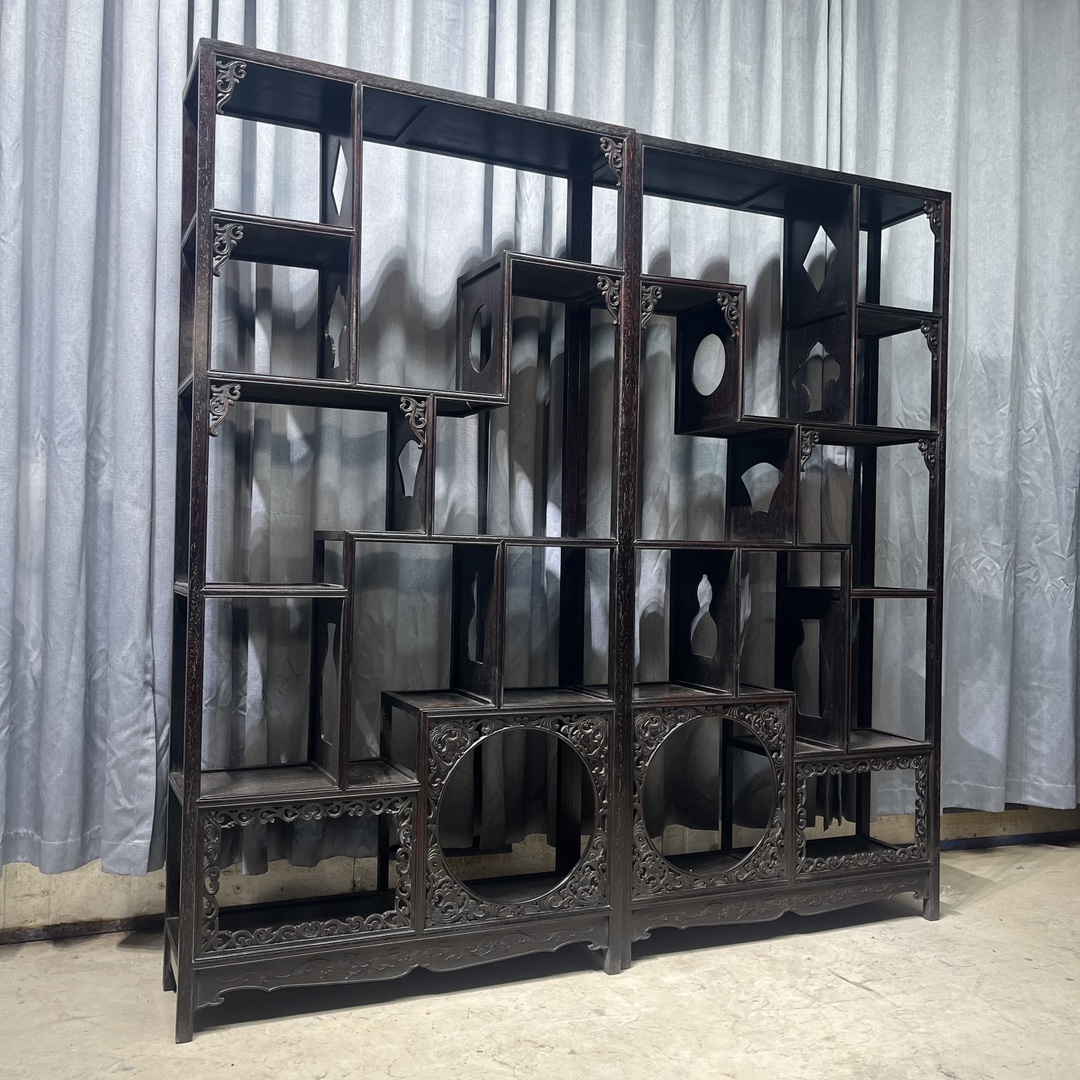 Qing Dynasty Sandalwood hand-engraved flower pattern rack