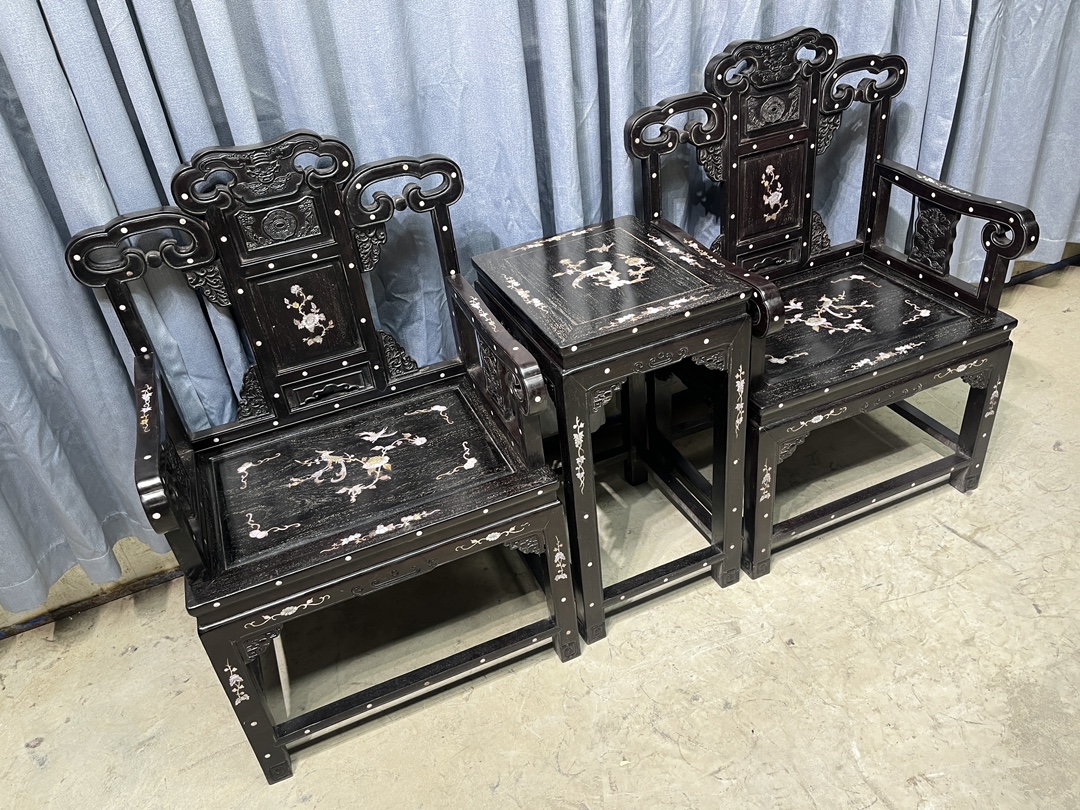Qing Dynasty Sandalwood inlaid Three-piece shell flower and bird Taishi chair set