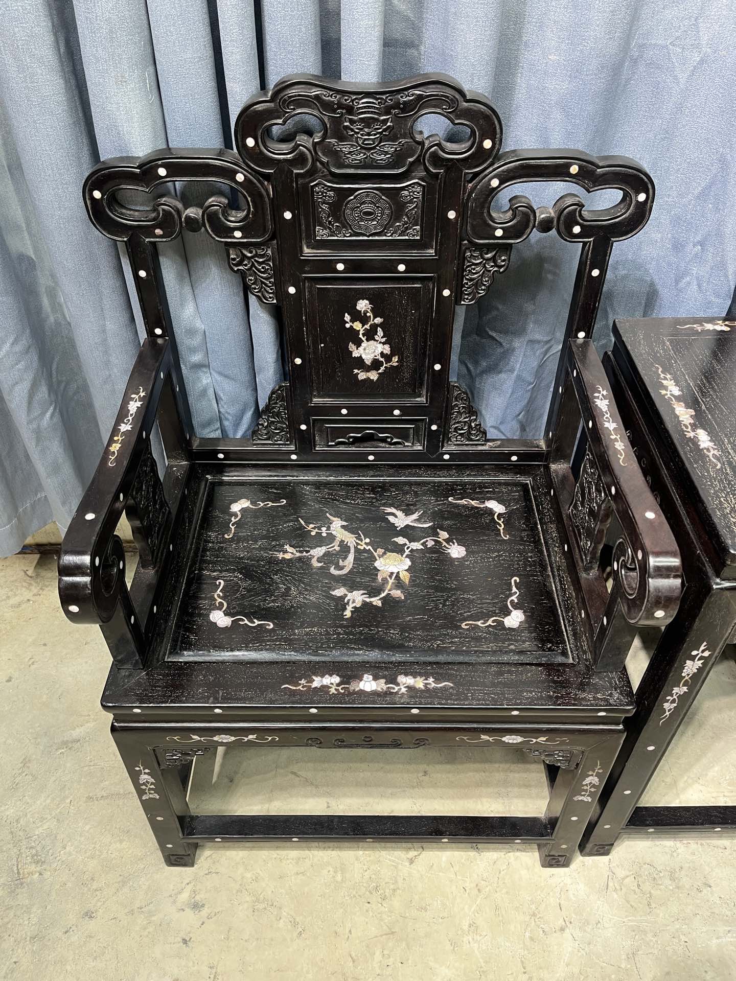 Qing Dynasty Sandalwood inlaid Three-piece shell flower and bird Taishi chair set