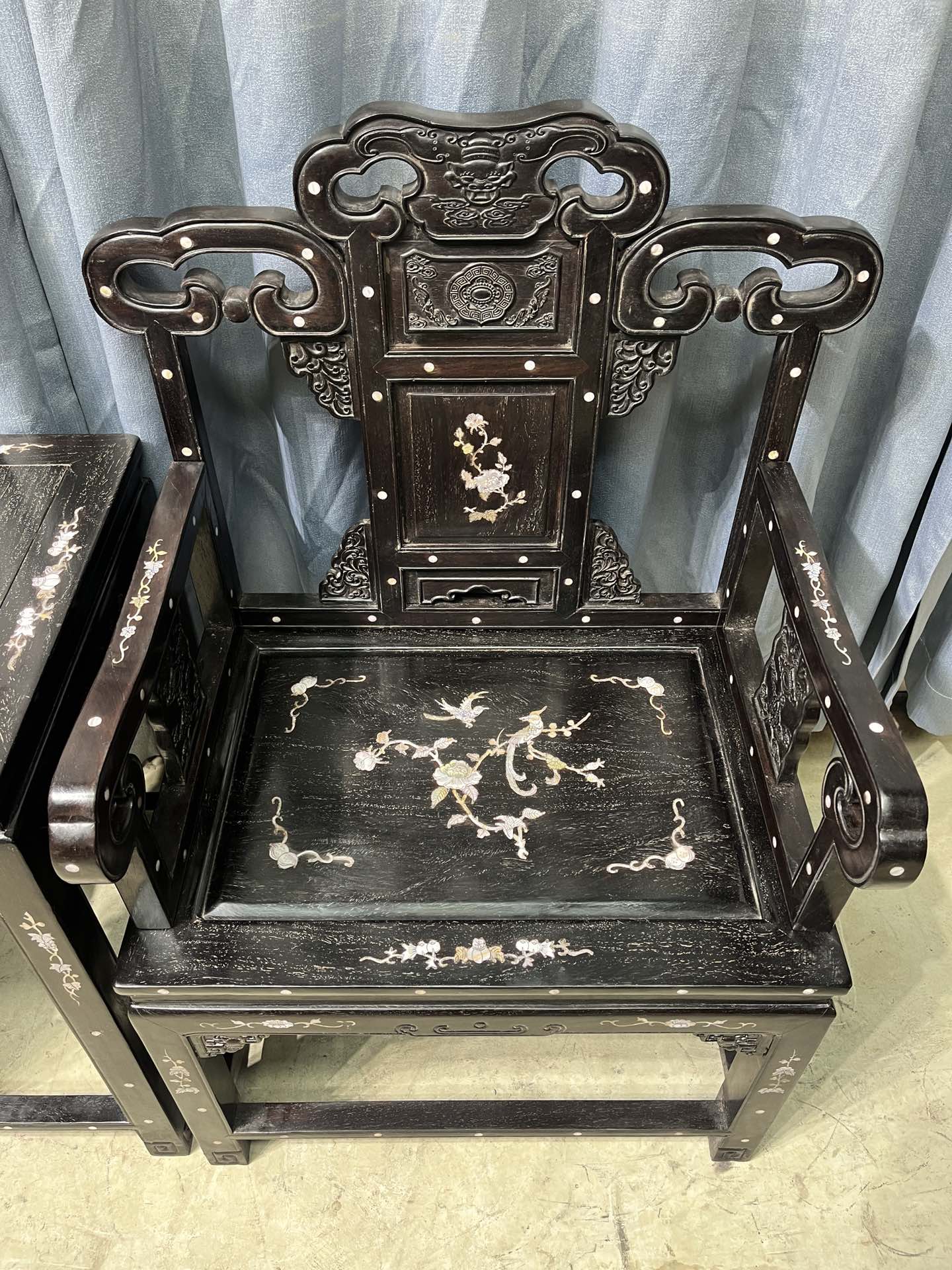 Qing Dynasty Sandalwood inlaid Three-piece shell flower and bird Taishi chair set
