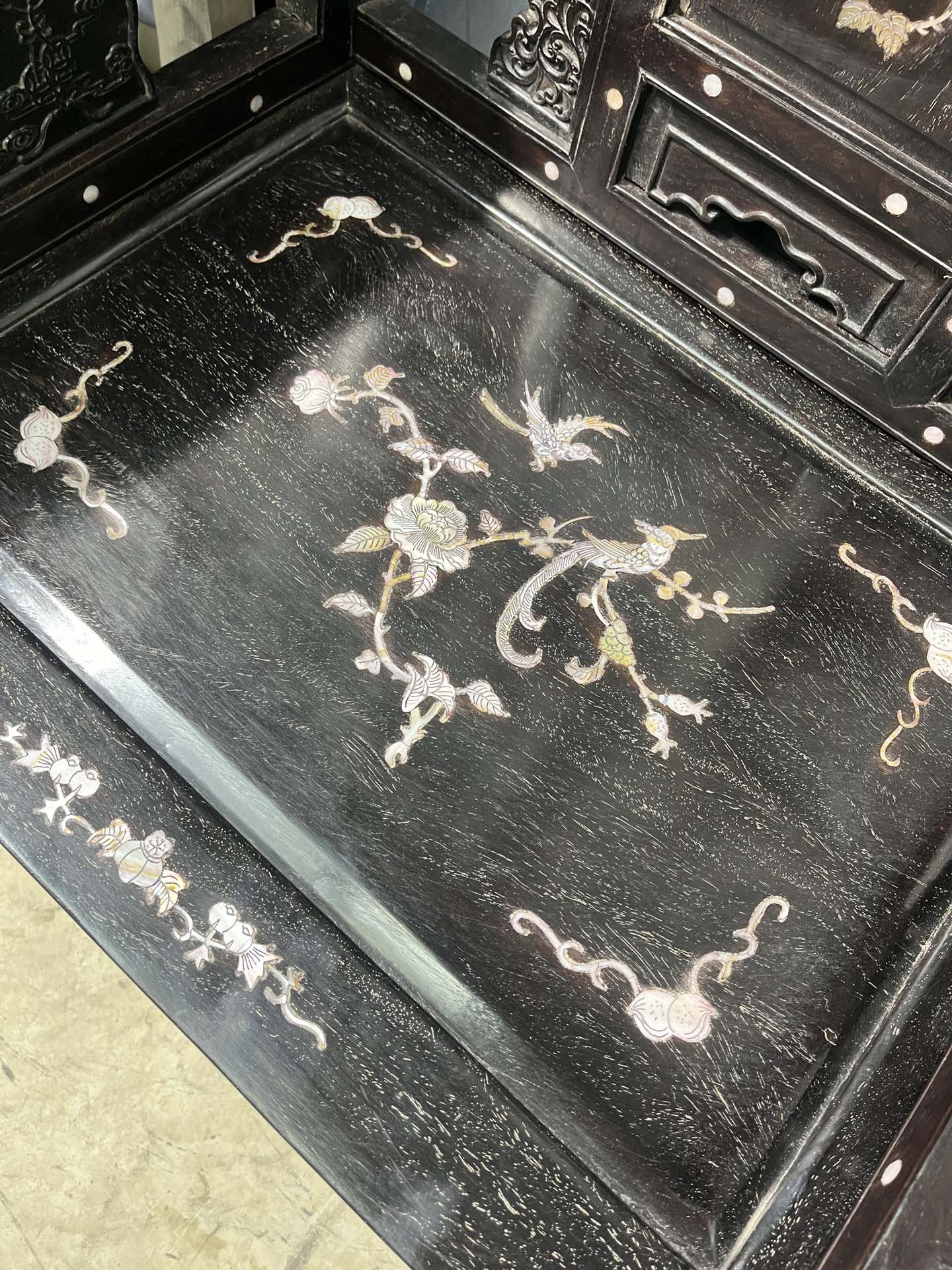Qing Dynasty Sandalwood inlaid Three-piece shell flower and bird Taishi chair set