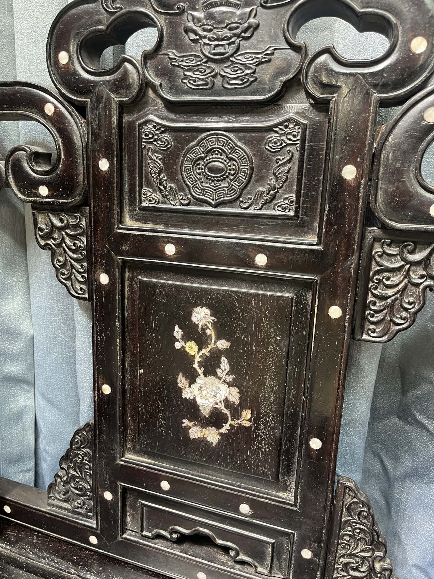 Qing Dynasty Sandalwood inlaid Three-piece shell flower and bird Taishi chair set
