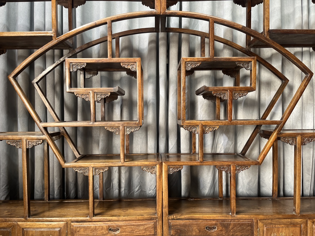 Qing Dynasty Rosewood hand-engraved flower pattern rack
